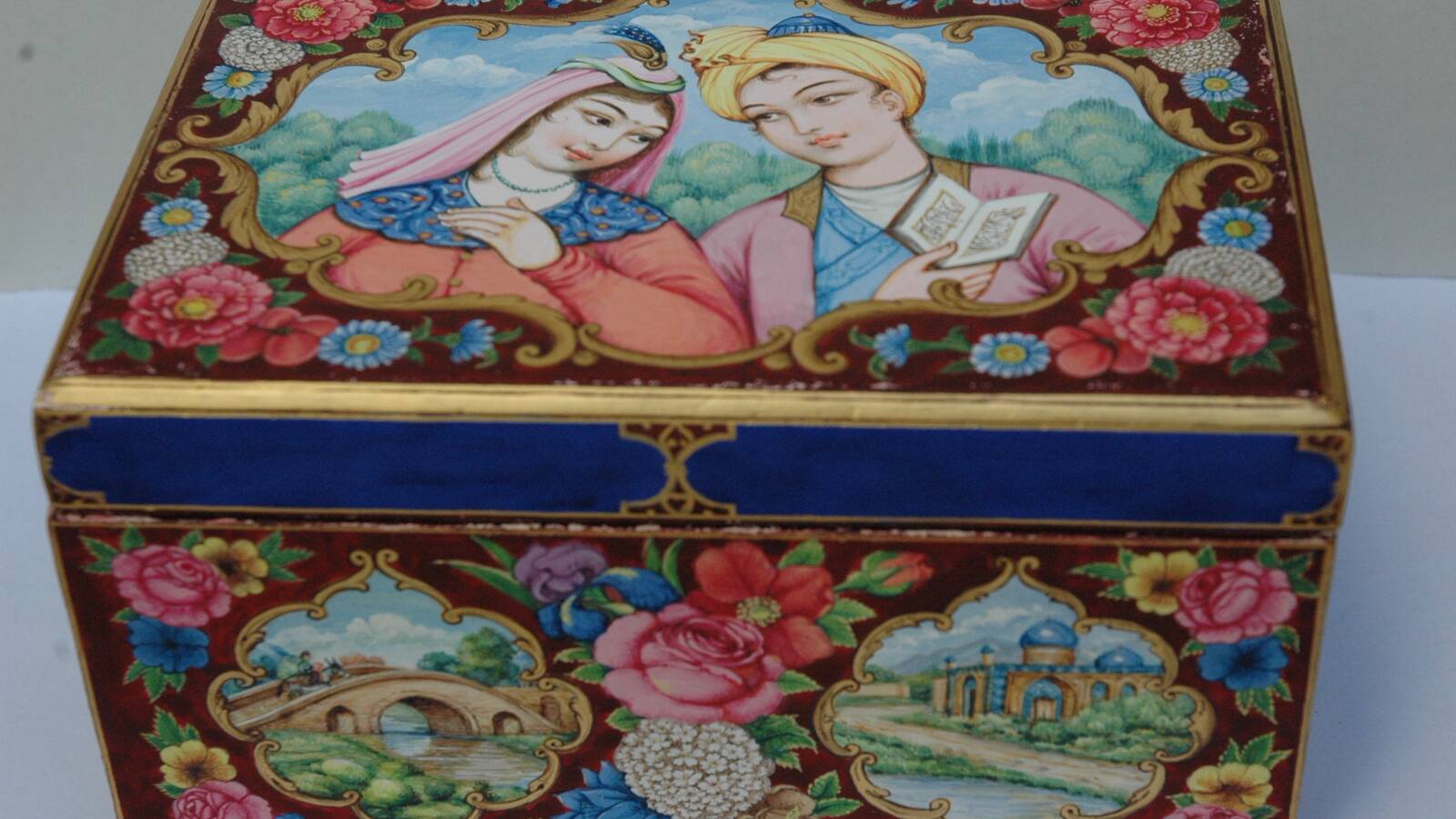 Trabajos de laca, papel maché y pintura de laca